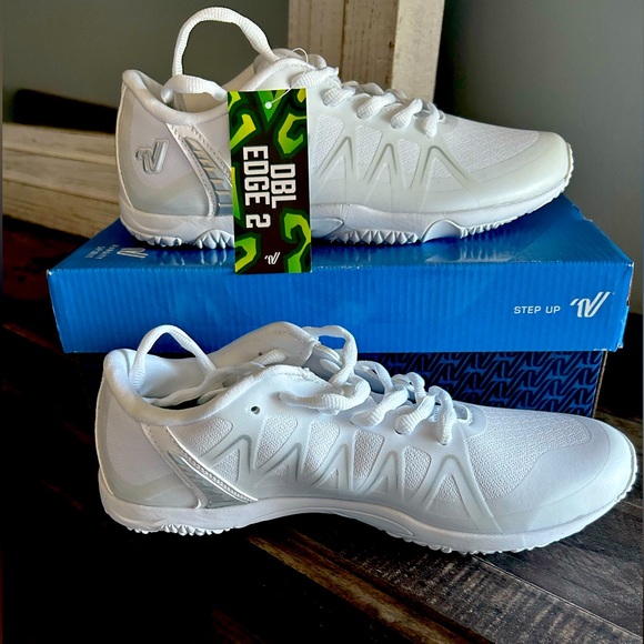 Varsity Shoes - Varsity Double Edge Cheerleading shoes sz 7. New!